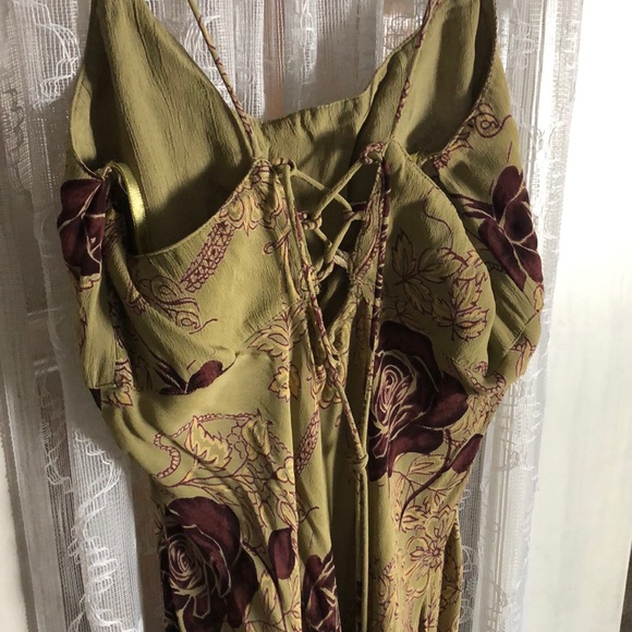 Angie Dresses & Skirts - Gorgeous floral dress